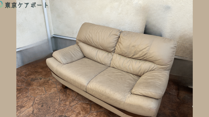 運べない・捨てられないソファに困ったら】吊り下げ搬出・回収もお任せ